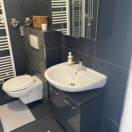 Apartmán Ruhige Im Kuenstlerviertel Naehe Hbf & Uni Kassel