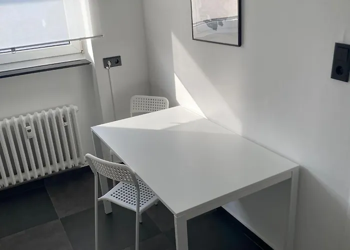 Ruhige Im Kuenstlerviertel Naehe Hbf & Uni Kassel