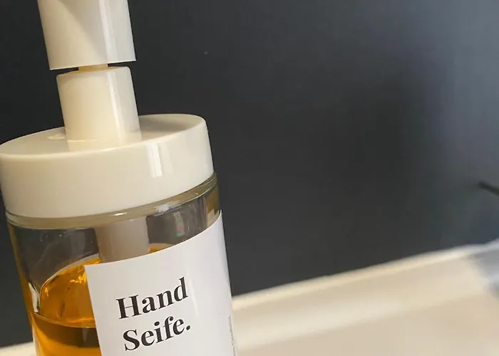 Ruhige Im Kuenstlerviertel Naehe Hbf & Uni